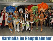 Faschingsdienstag: Narrhalla & Brasilgruppe im Hauptbahnhof, Fotogalerie (Foto: Ingrid Grossmann)